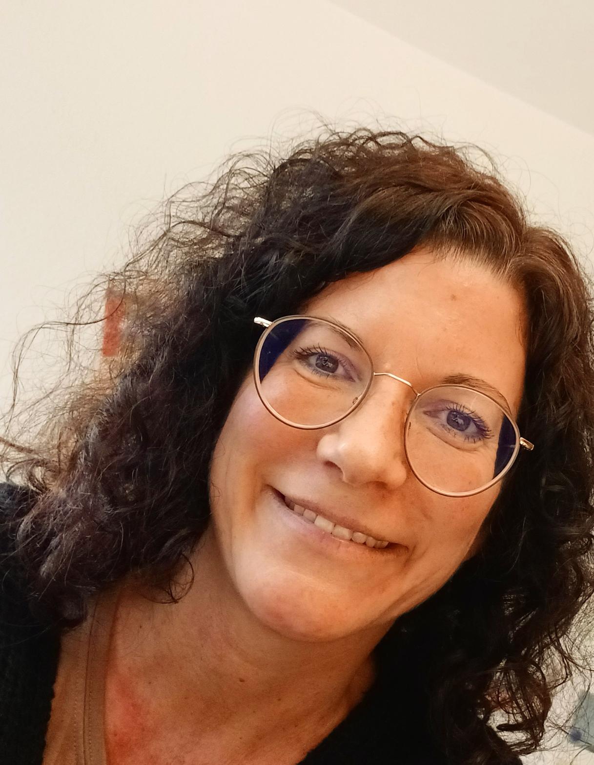 (c) Nicole Hau-Grommes Nicole Hau-Grommes
