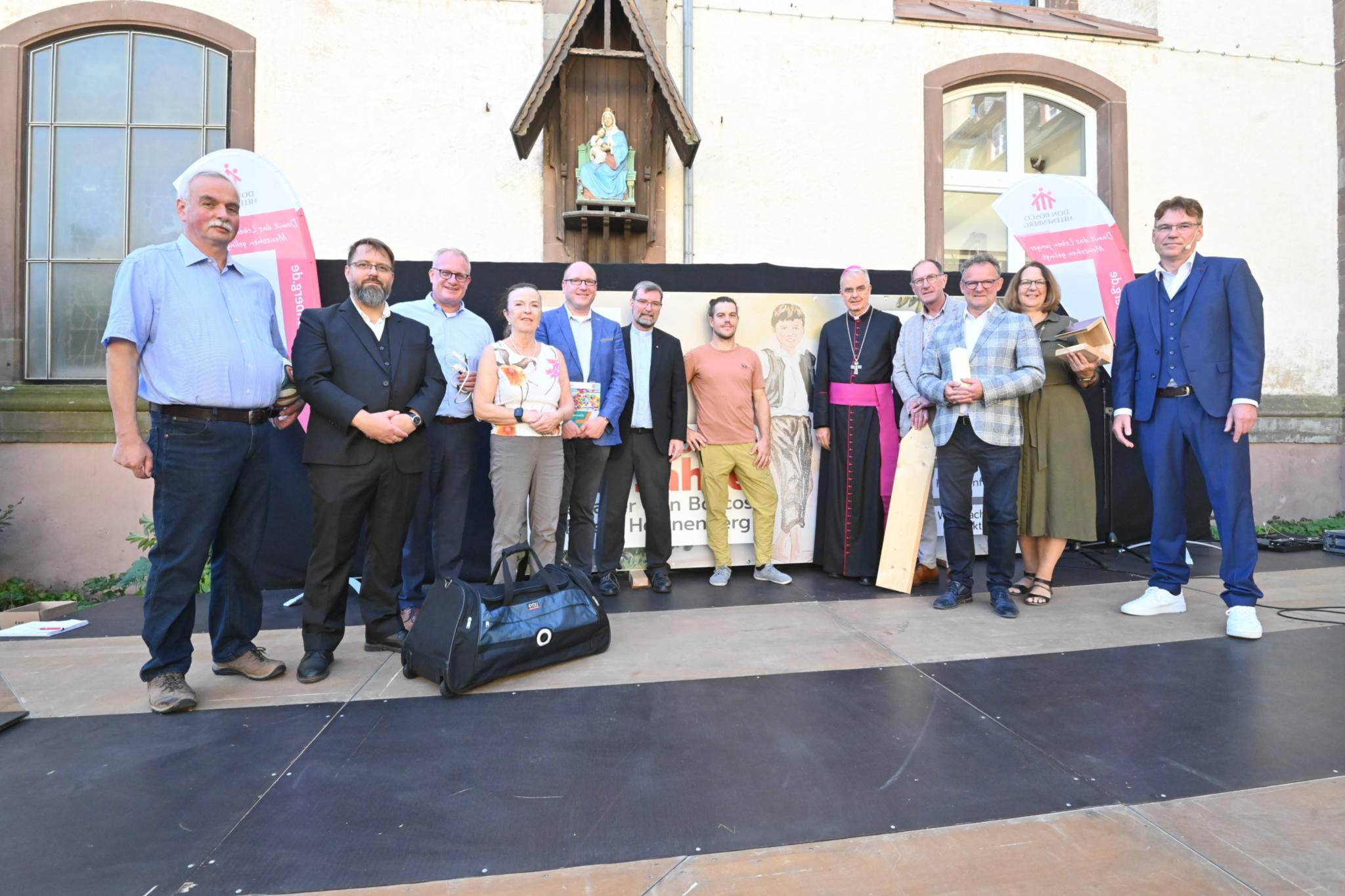 Ehrengäste bei der 100 Jahr Feier der Salesianer Don Bosccos auf dem Helenenberg